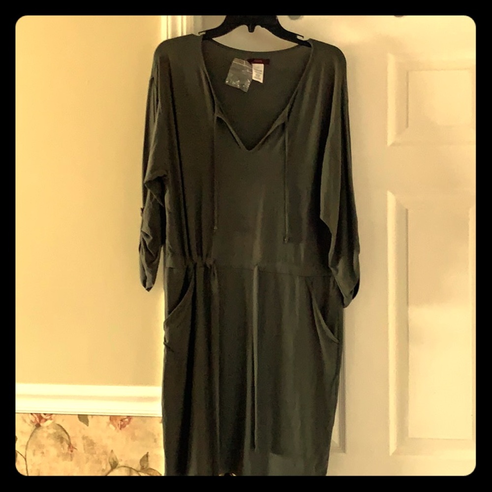 Never worn, mark. dress with pockets